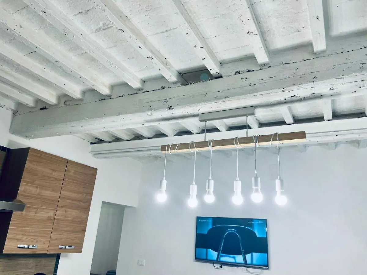 New Apartment 2 Minute From The Port ليفورنو