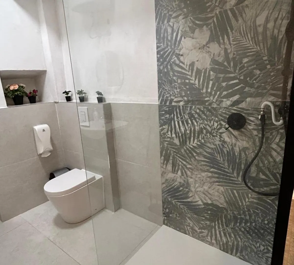 New Apartment 2 Minute From The Port ليفورنو