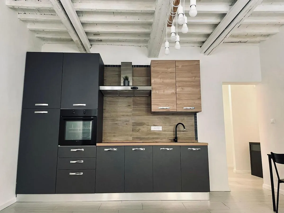 New Apartment 2 Minute From The Port Livorno Italien